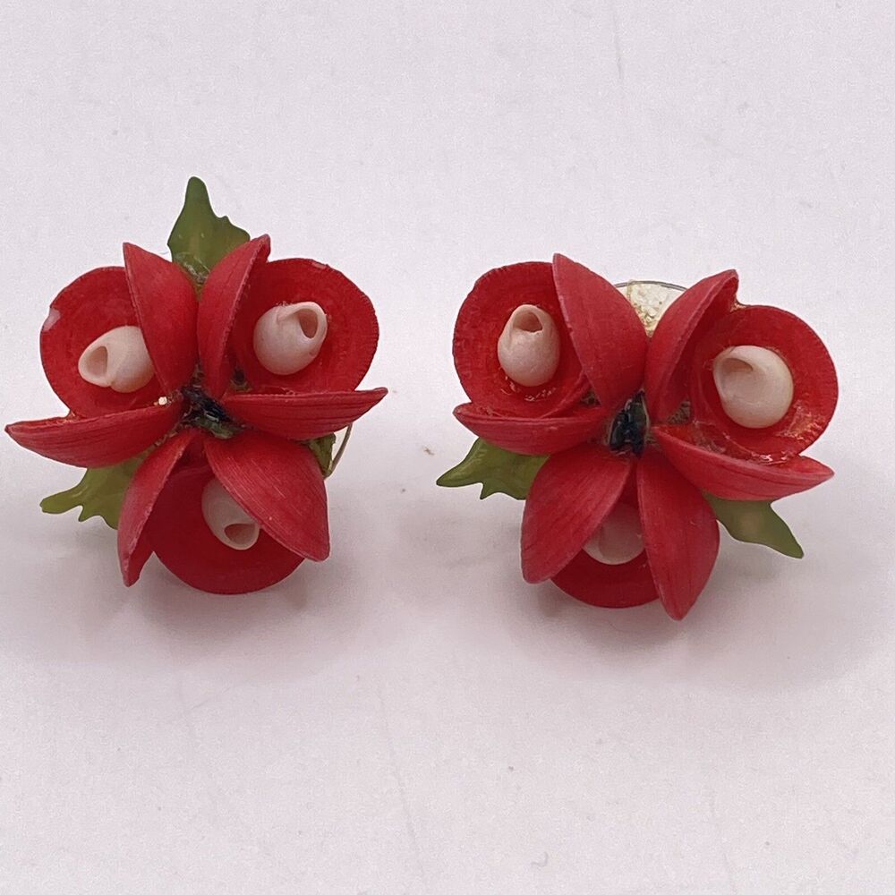 VTG Seashells Earrings Red And White Tropical Fun Whimsical Unique Screw On